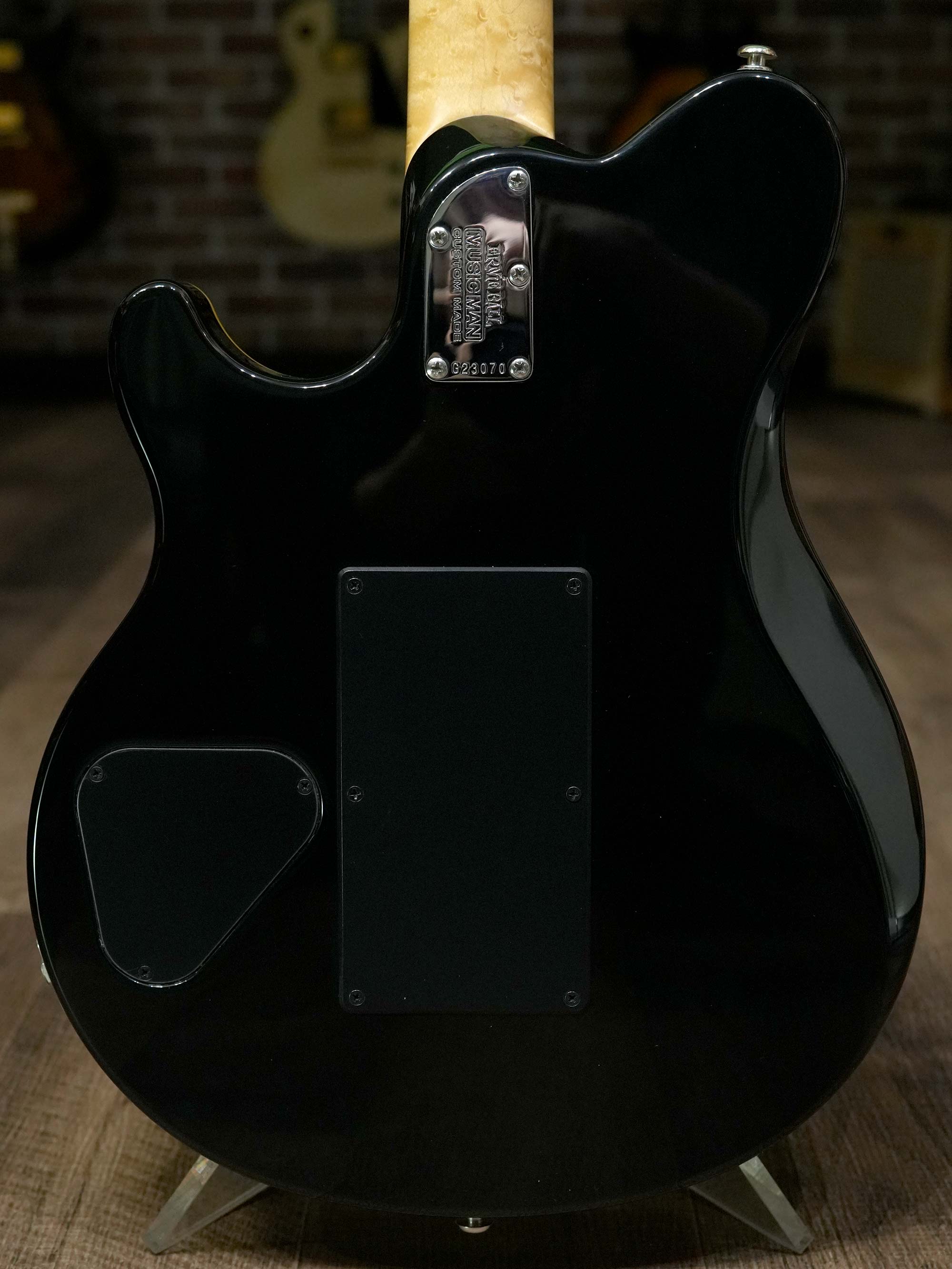 Music Man Axis ”Premium Top” Translucent Gold